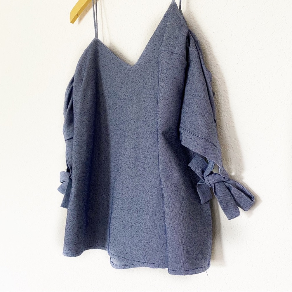 SILENCE + NOISE // UO Chambray Cold Shoulder Top - Picture 2 of 8